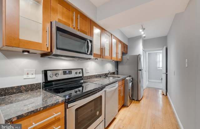 1333 ADAMS Street NE unit: 2