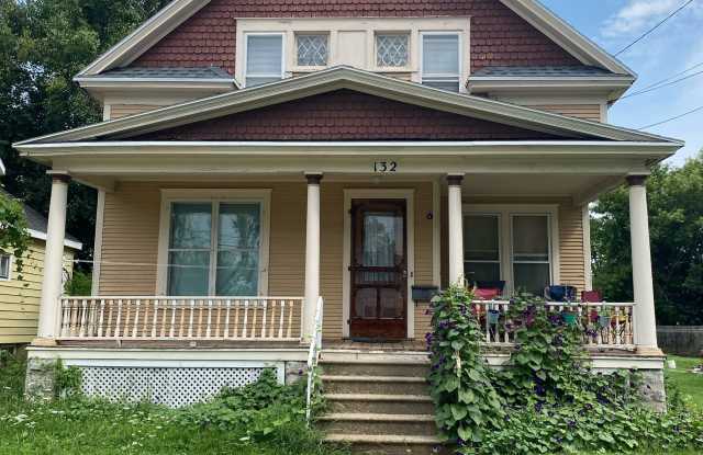 Photo of 132 West 14th Avenue - A