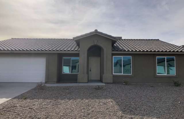 Beautiful Home in Saguaro!