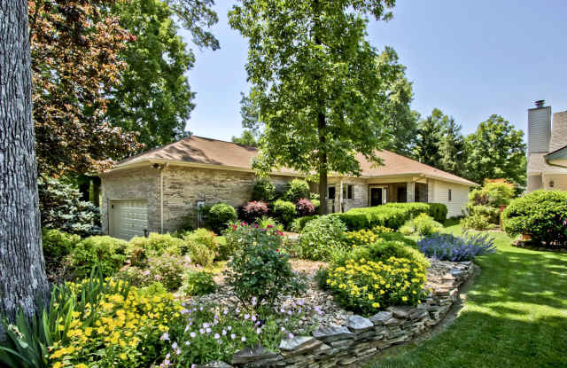 201 Toqua Greens Lane