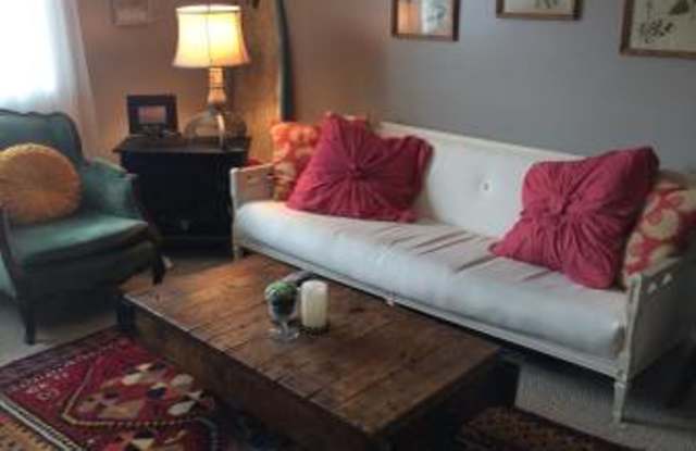 Photo of 264 Lafayette Rd