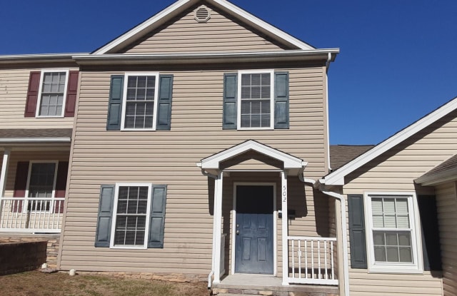 502 Clement Street - 502 Clement Street, Radford, VA 24141