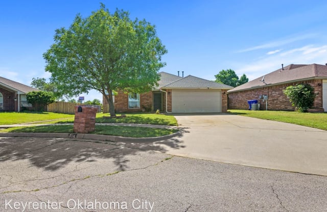 704 Glen Ellen Cir - 704 Glen Ellen Circle, Norman, OK 73071