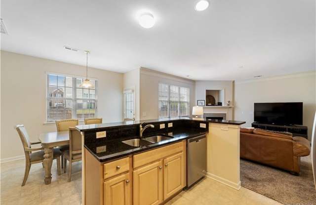 Rooms for Rent in 3 Bedroom Home at Graywell Ln