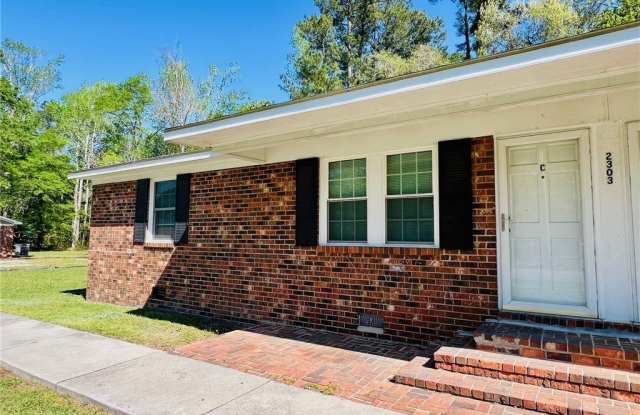 2303 Oak Street - 2303 Oak Street, Lumberton, NC 28358