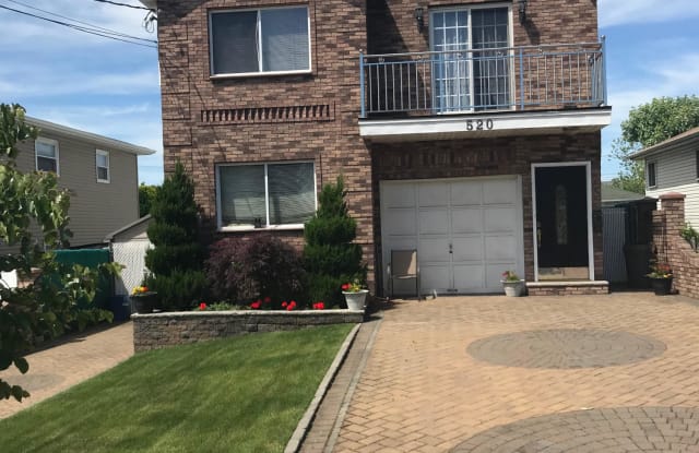 520 Powell Street - 520 Powell Street, Staten Island, NY 10312