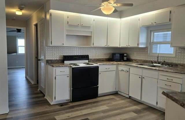 407 50th Ave. Plz. West