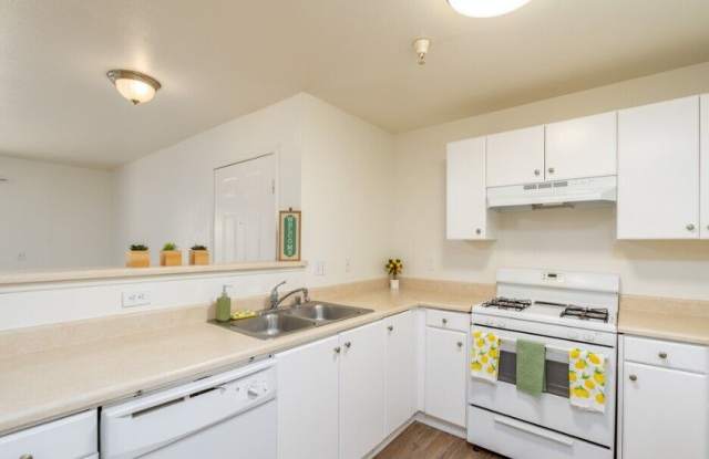 Twin Palm Apartments