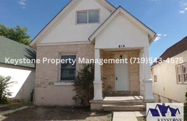 1/2 Off 1st Month!! 1800+ Square Ft - Spacious, Updated 4 Bedroom/2 Bathroom Home with Family Room $1300/$1300