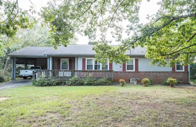 Photo of 2 Bedroom Home in Clemson off Frontage Road - Available Now