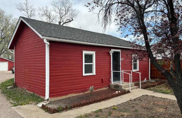 Charming Home with Yard Near Old Town Fort Collins