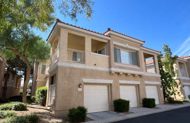 Green Valley Condo w/ Garage