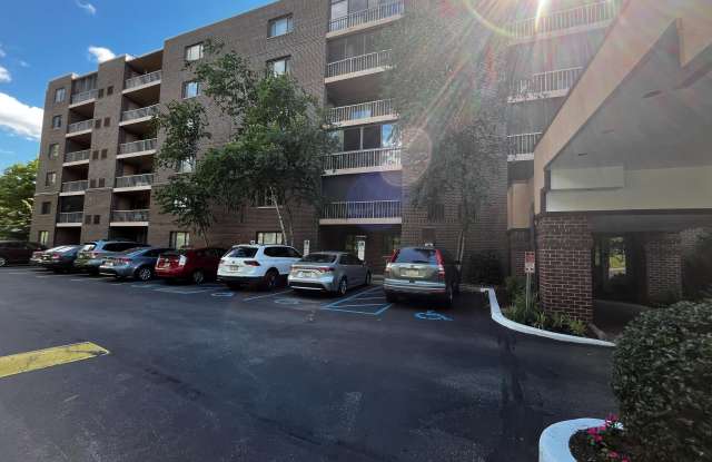 1219 W WYNNEWOOD ROAD