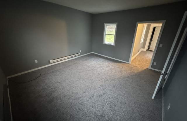 547 Woodlawn Avenue - C