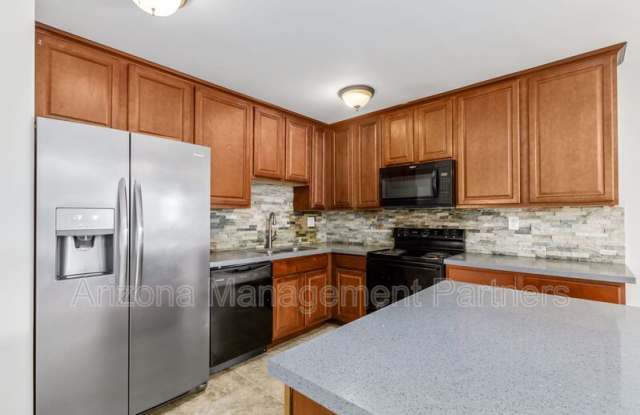 1611 E El Parque Dr