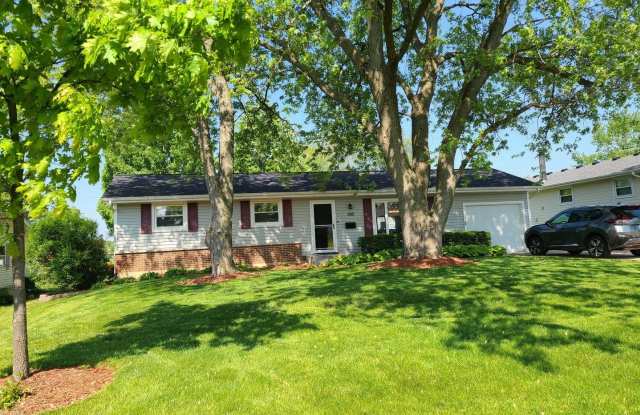 390 Arrowhead Trail