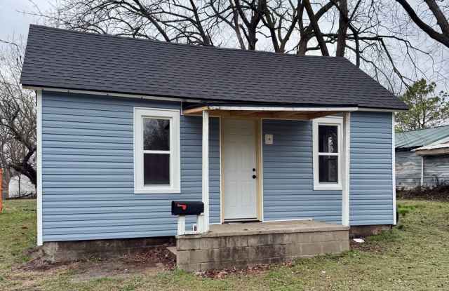 Available now! – 2 Bed / 1 Bath Home in Nevada, MO