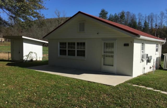 4568 Old Clear Creek Road - 4568 Old Clear Creek Road, Edneyville, NC 28792