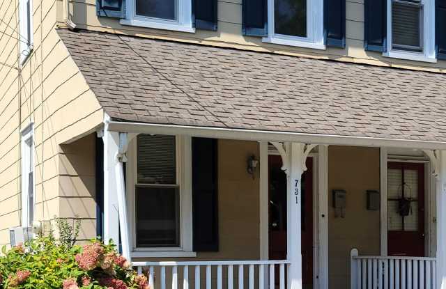 Photo of 731 Berwyn Ave