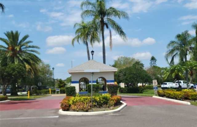 1526 SE Royal Green Circle unit: 205