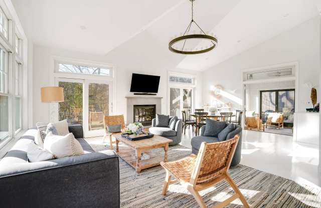 6 Gannet Dr