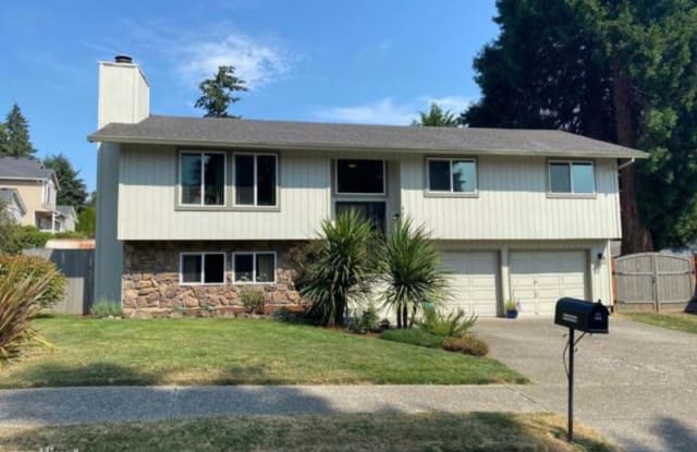 8617 NE 29th Ave - 8617 Northeast 29th Avenue, Hazel Dell, WA 98665