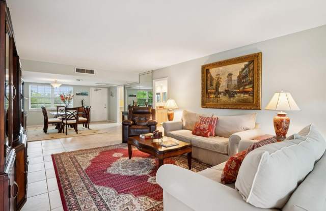 3900 Oaks Clubhouse Drive unit: 409