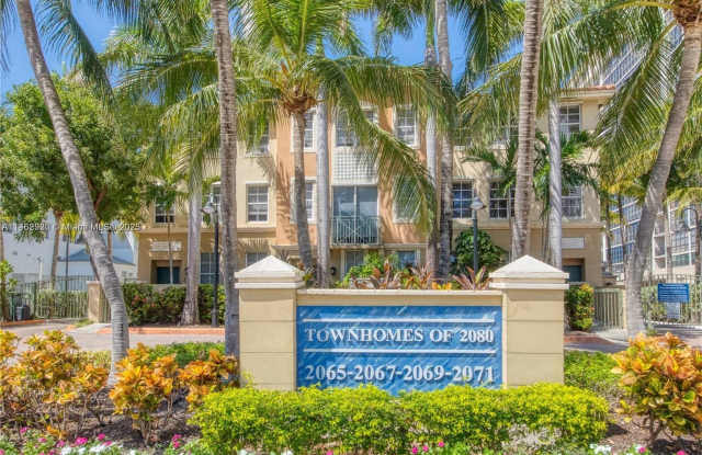 2069 S OCEAN DR UNIT TH12 HALLANDALE BEACH, FL 33009