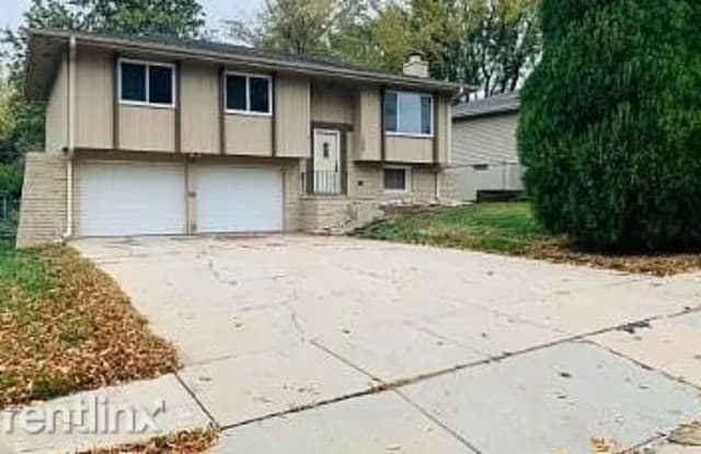 13828 Y Cir - 13828 Y Circle, Omaha, NE 68137