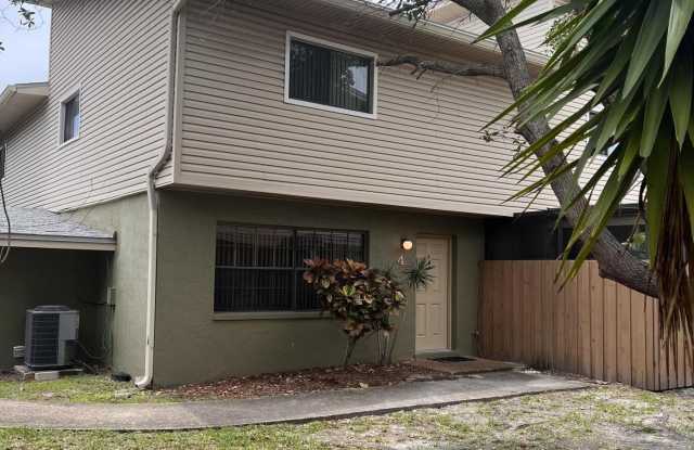 516 S Plumosa Street
