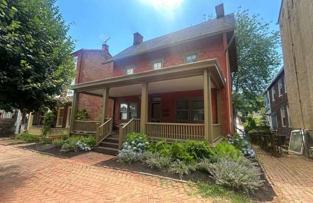 218 W BARNARD STREET