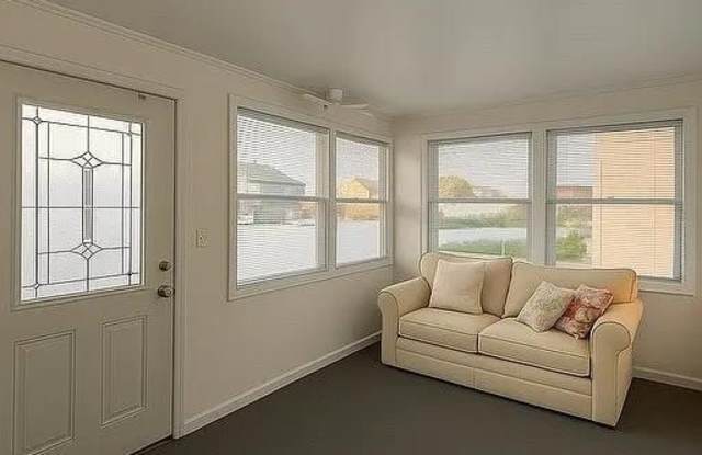 546 E Bayview Avenue