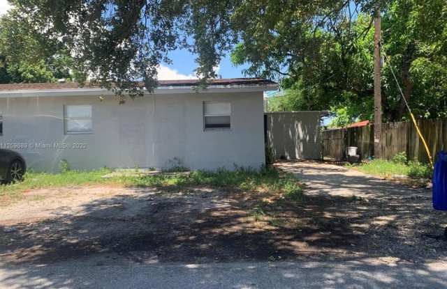 Photo of 900 NW 17th Ave