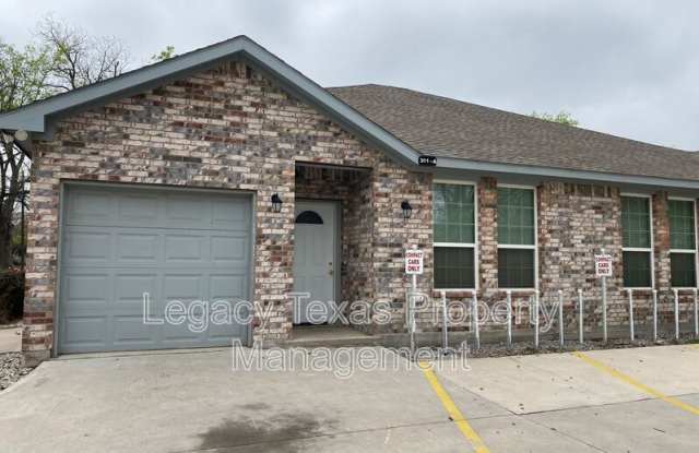 Photo of 301 E Willingham St #A