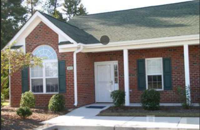 WILLOUGHBY PARK - 3 Bed/2 Bath Townhome - Water/Sewer/Trash/Lawncare Included!