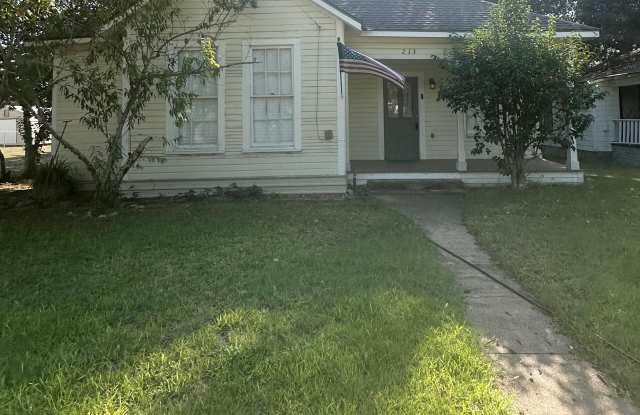 Photo of 213 North Brazos Street
