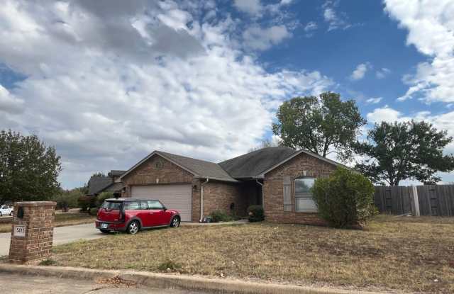 Photo of Comfortable 3/2 in Desired Neighborhood