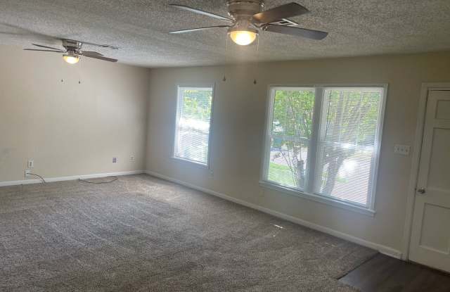 3 BEDROOM, EASY COMMUTE