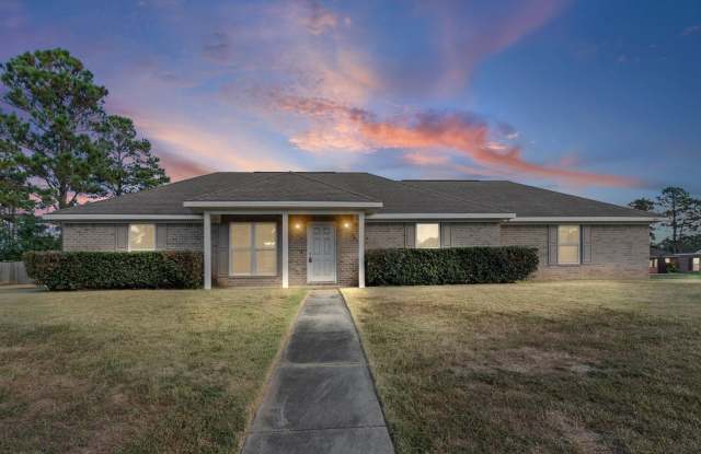 MOVE IN READY HOME IN SEMMES, AL