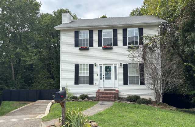 Photo of Knoxville 37919 - 3 bedroom, 2.5 bath home - Call Jeremy Logan (865) 307-2273