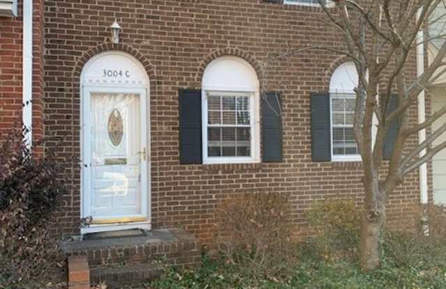 Photo of Large 3 Bedroom 2.5 Bath Townhome in Prime Location