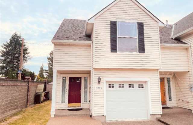 3203 NW Banff Dr
