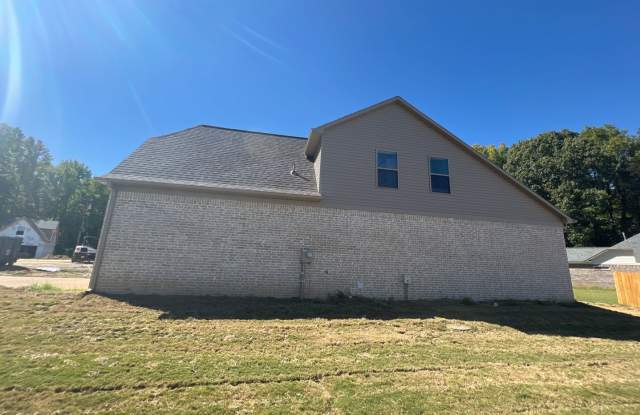 4 bed, 2.5 bath house in Atoka built in 2022