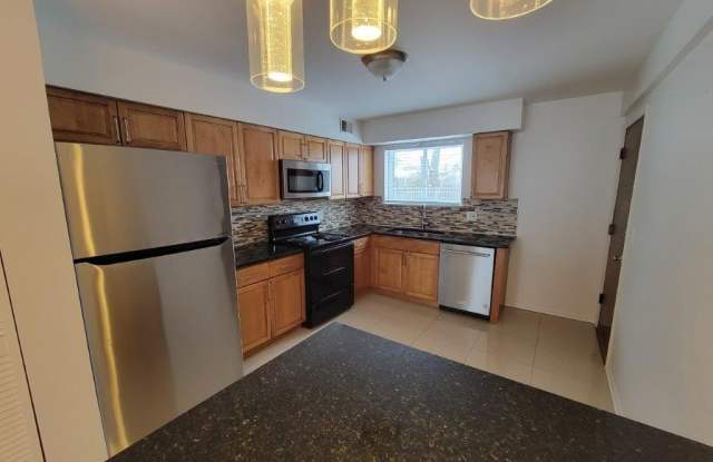 900 S Plum Grove Road