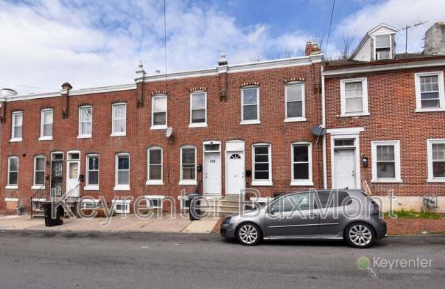 229 W Spruce St