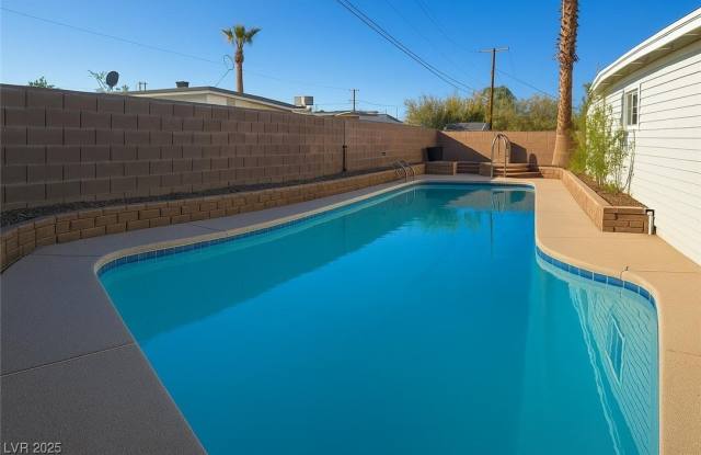 Photo of 349 Upland Boulevard