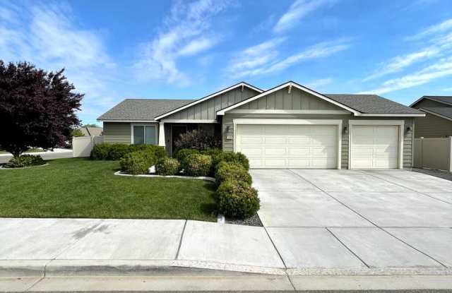 Photo of Beautiful Three Bedroom Two Bath in Kennewick