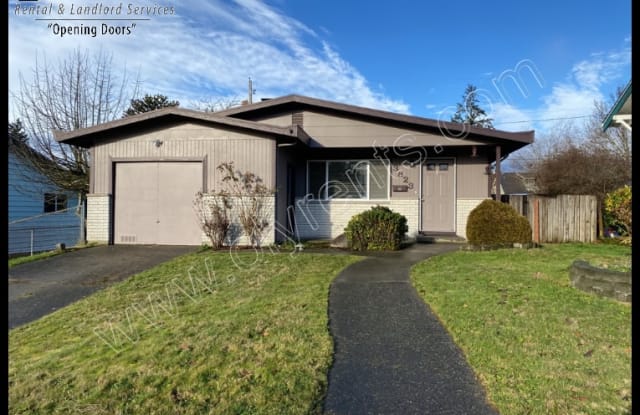 3823 S 10th St - 3823 South 10th Street, Tacoma, WA 98405