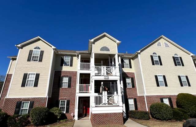 372-5 Bubblecreek ~ Kings Grant Condos ** $200 off of the first full months rent** - 372 Bubble Creek Court, Fayetteville, NC 28311