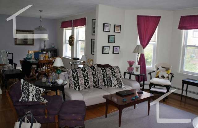 Brookline 2 bedroom apartment - Parking available for rent - Available NOW
